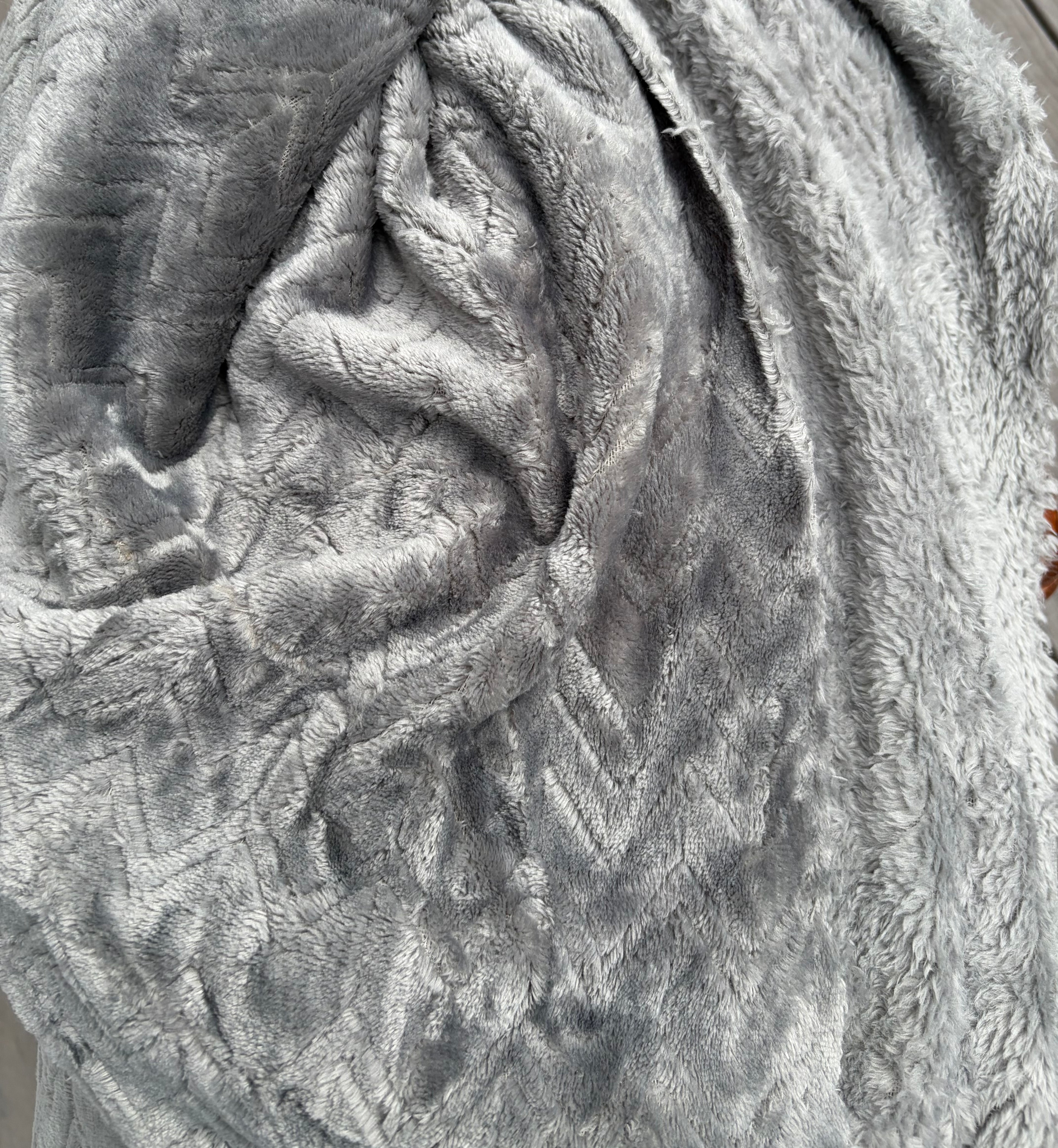 Plush gris