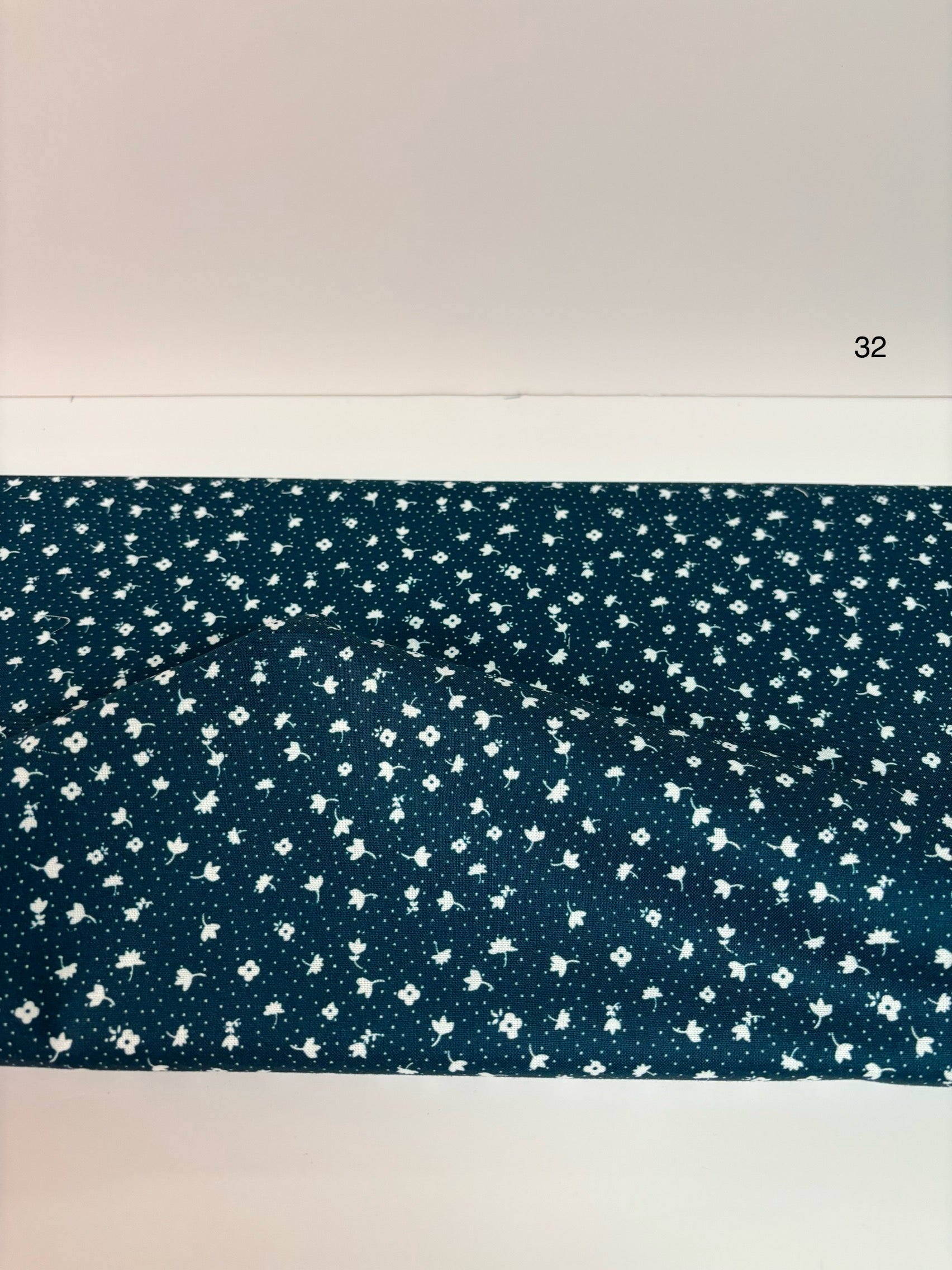 Coton fleur blanche, fond minéral